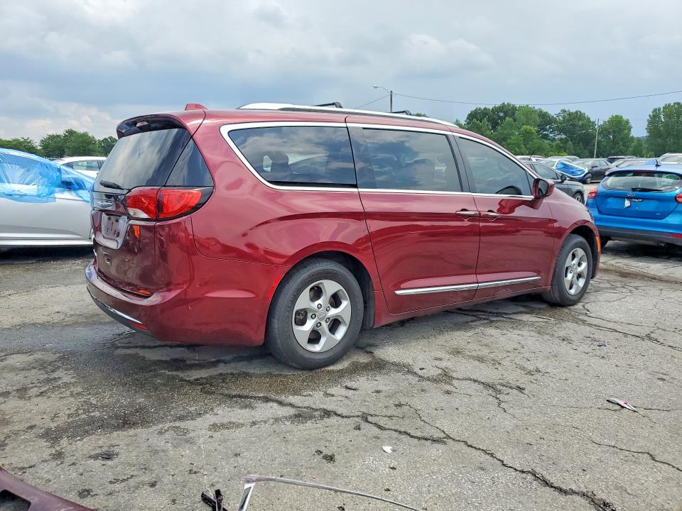 Photo 3 from auction – 2017 CHRYSLER PACIFICA with VIN 2C4RC1EG2HR614432
