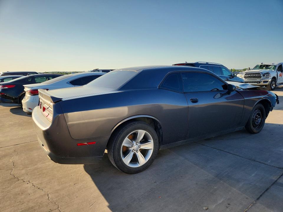 Photo 3 from auction – 2016 DODGE CHALLENGER with VIN 2C3CDZAG0GH332175