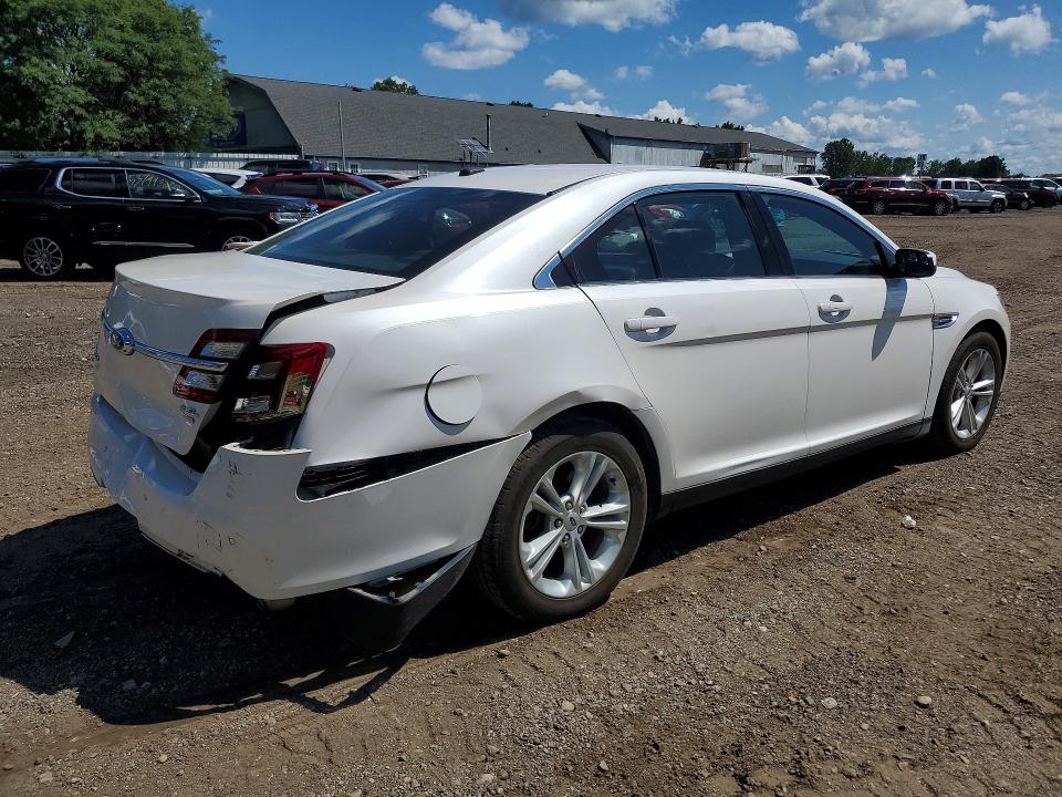 Photo 3 from auction – 2017 FORD TAURUS with VIN 1FAHP2E98HG135060