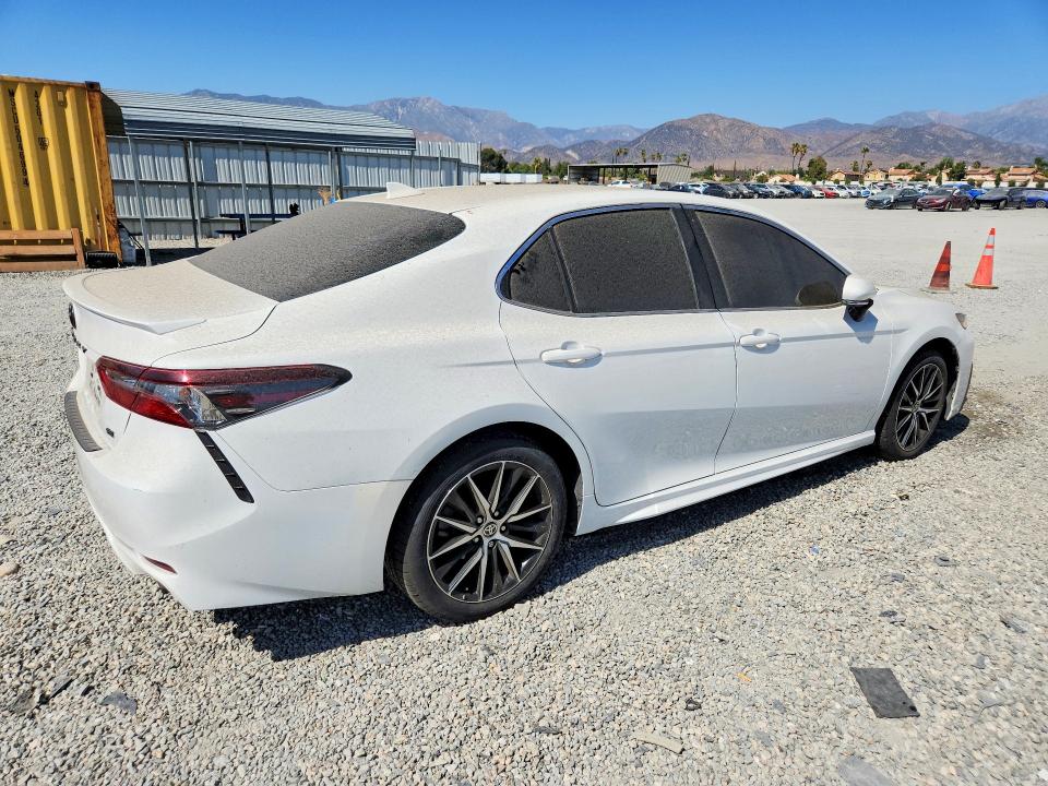 Photo 3 from auction – 2023 TOYOTA CAMRY with VIN 4T1G11AK4PU081648