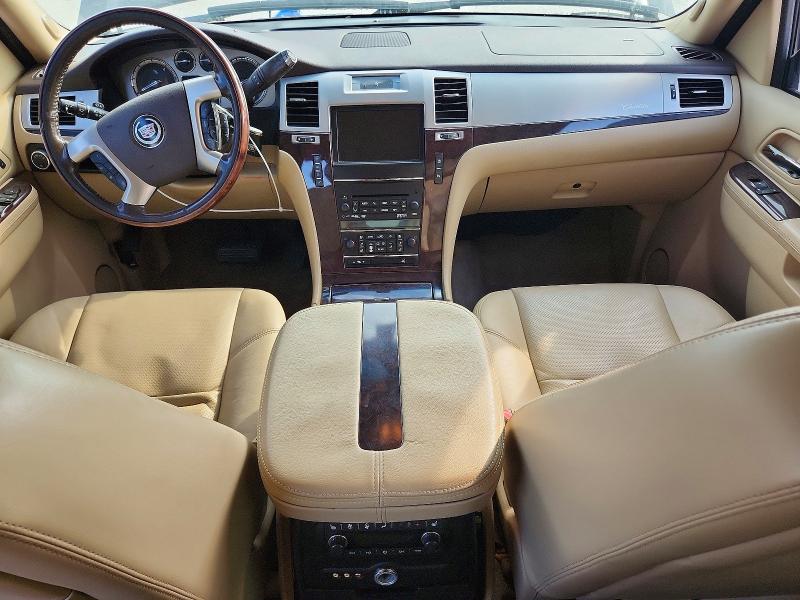 Photo 8 from auction – 2011 CADILLAC ESCALADE with VIN 1GYS4JEF9BR114085