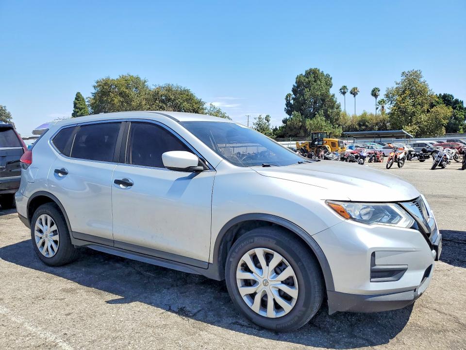 Photo 4 from auction – 2017 NISSAN ROGUE with VIN KNMAT2MT1HP581071