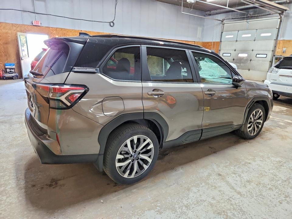 Photo 3 from auction – 2025 SUBARU FORESTER with VIN JF2SLSTD3SH427804