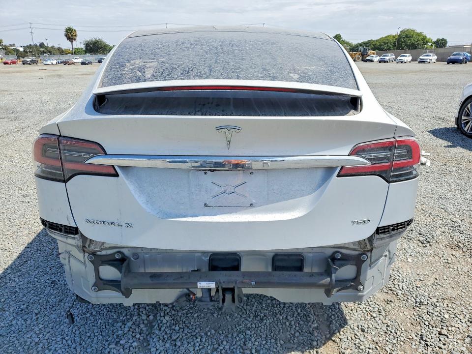 Photo 6 from auction – 2016 TESLA MODEL X with VIN 5YJXCAE24GF019426