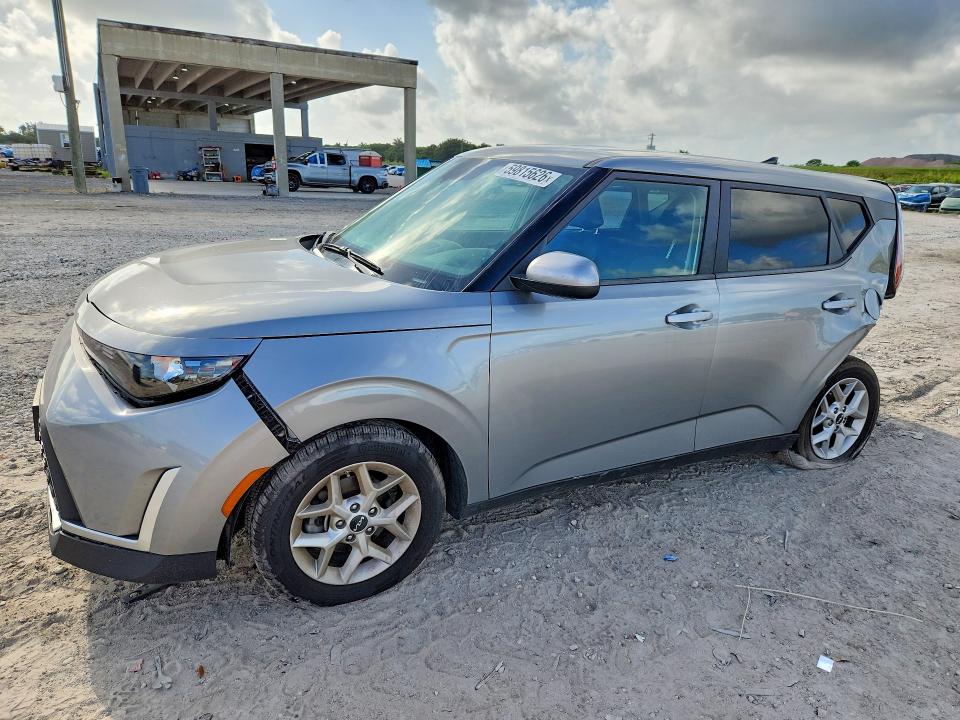 KIA SOUL 2023 with VIN KNDJ23AU3P7886155 - Photo from auction