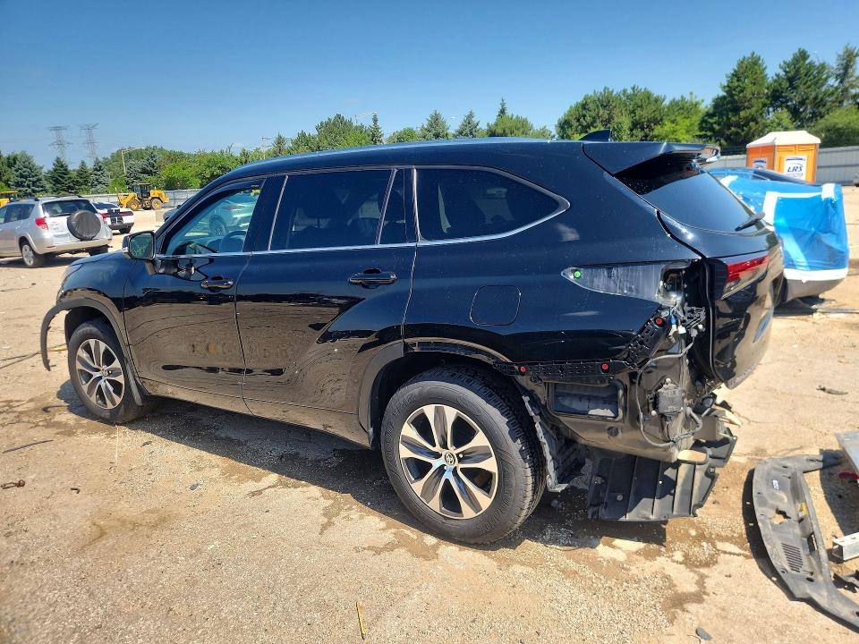 Photo 2 from auction – 2021 TOYOTA HIGHLANDER with VIN 5TDHZRBH8MS093787