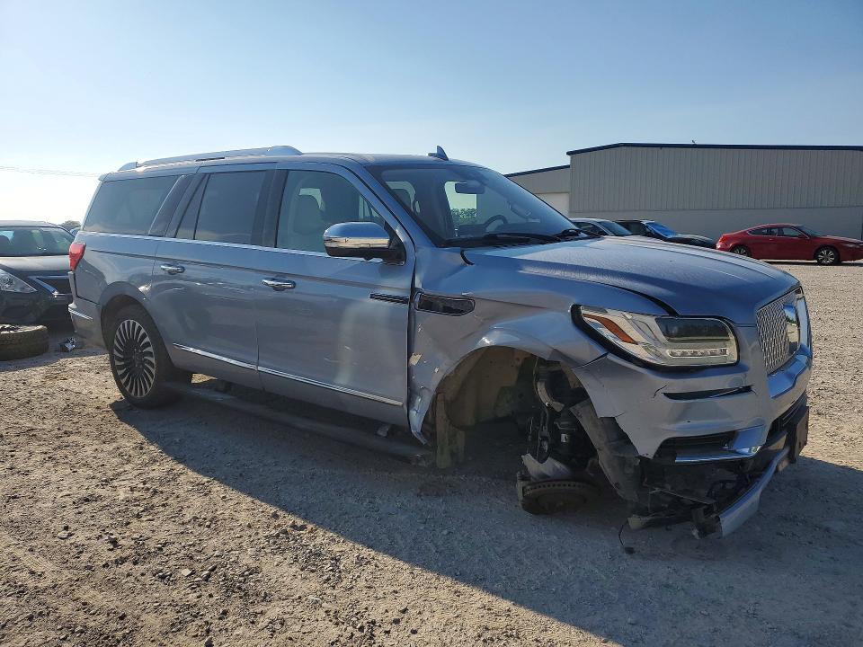 Photo 4 from auction – 2018 LINCOLN NAVIGATOR with VIN 5LMJJ3TT8JEL01301