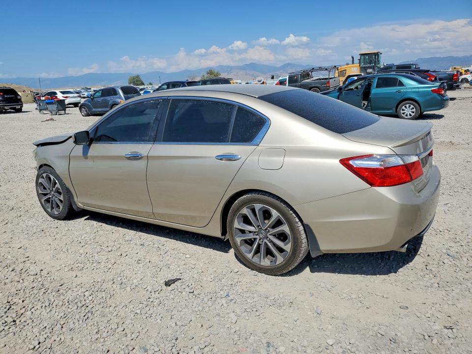 Photo 2 from auction – 2015 HONDA ACCORD with VIN 1HGCR2F52FA132165