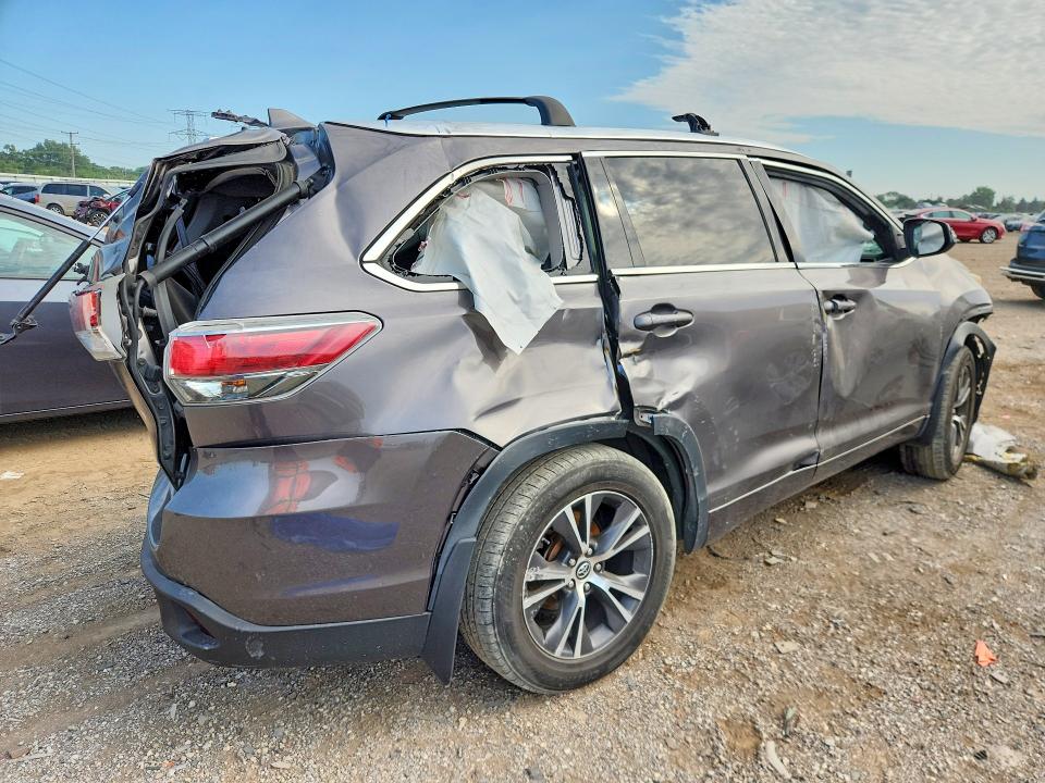 Photo 3 from auction – 2016 TOYOTA HIGHLANDER with VIN 5TDJKRFH3GS313972