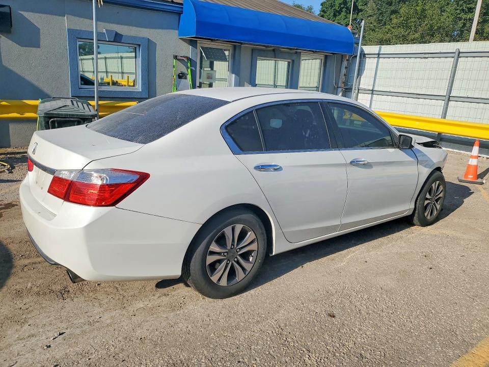 Photo 3 from auction – 2013 HONDA ACCORD with VIN 1HGCR2F38DA105015