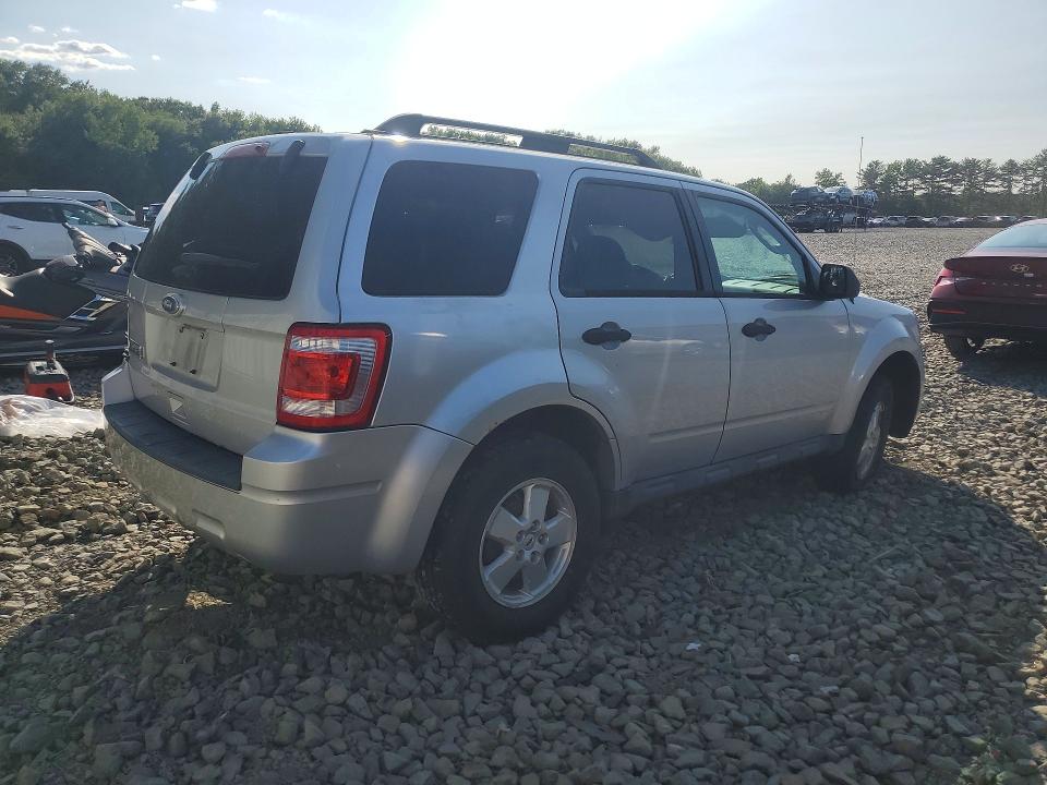 Photo 3 from auction – 2011 FORD ESCAPE with VIN 1FMCU9D73BKC11581