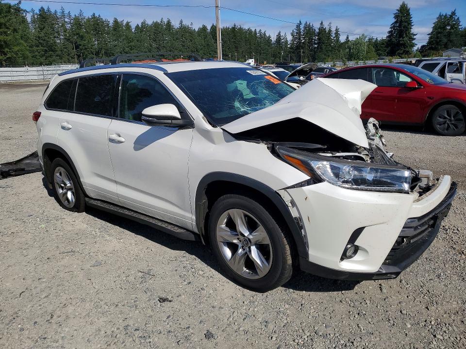 Photo 4 from auction – 2017 TOYOTA HIGHLANDER with VIN 5TDDZRFH0HS476055