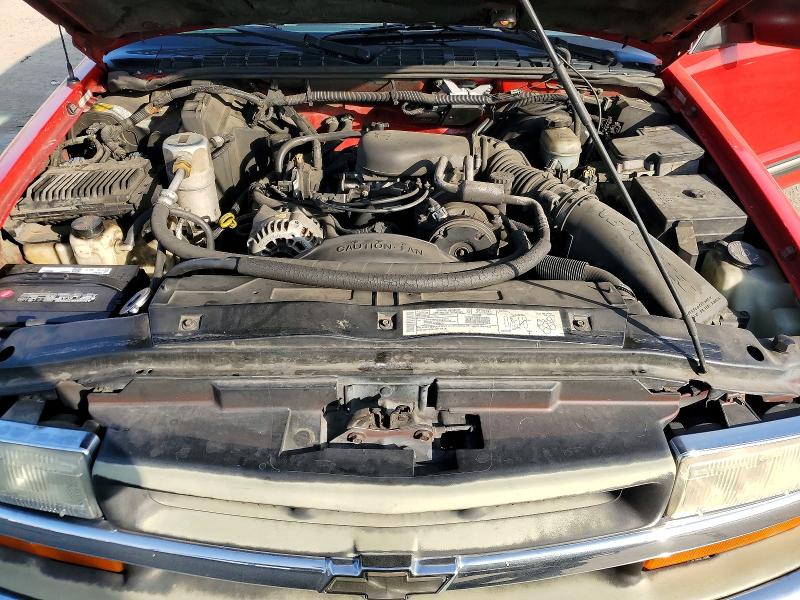 Photo 12 from auction – 2000 CHEVROLET BLAZER with VIN 1GNDT13W4Y2170089