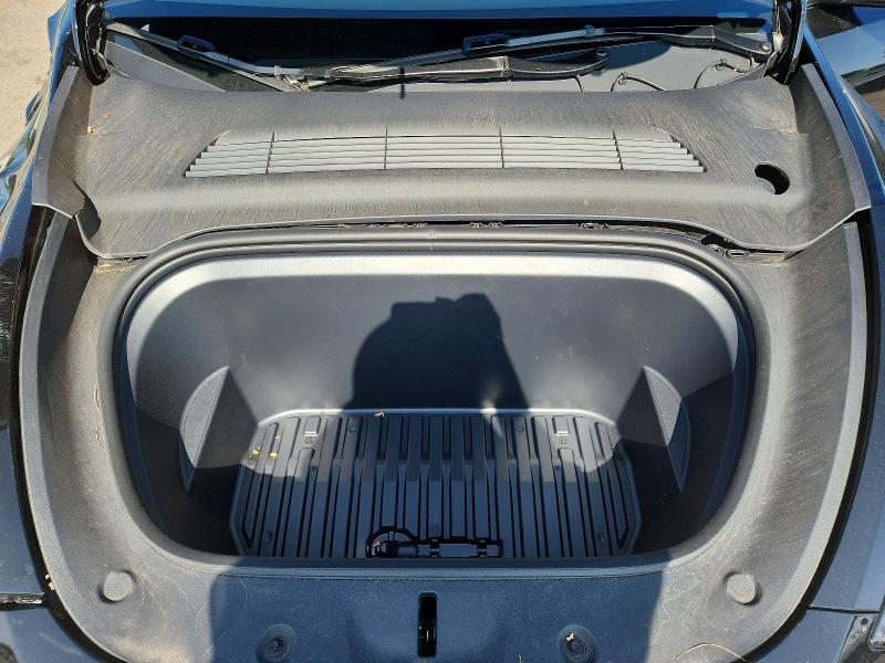 Photo 11 from auction – 2025 TESLA MODEL Y with VIN 7SAYGDEE6SF300000