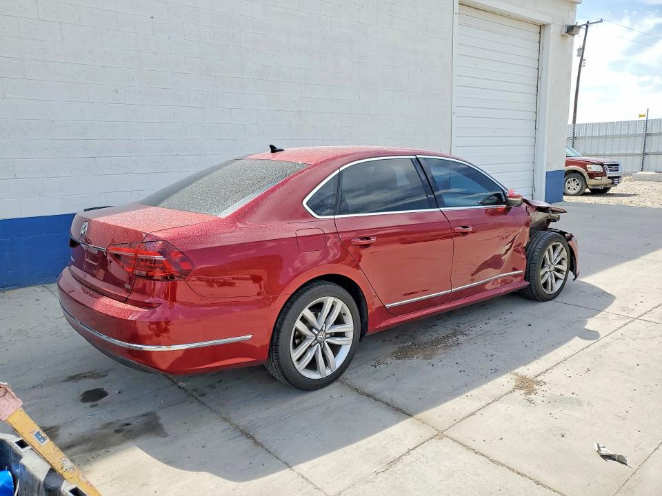 Photo 3 from auction – 2017 VOLKSWAGEN PASSAT with VIN 1VWGT7A33HC025800