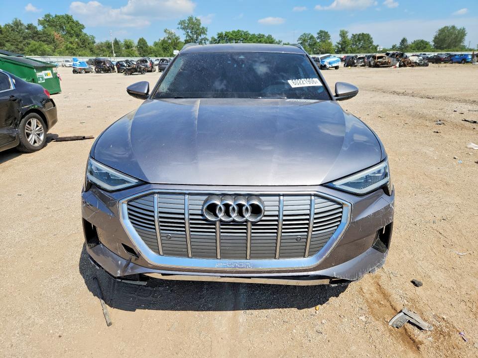Photo 5 from auction – 2021 AUDI E-TRON with VIN WA1AAAGE2MB006024