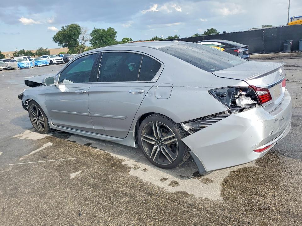 Photo 2 from auction – 2016 HONDA ACCORD with VIN 1HGCR3F95GA010829