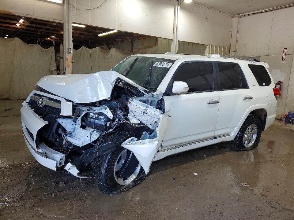 TOYOTA 4RUNNER 2012 with VIN JTEZU5JR4C5037934 - Photo from auction