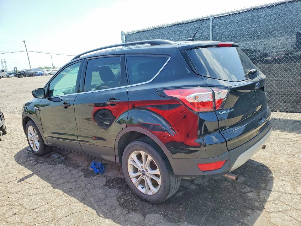 Photo 2 from auction – 2018 FORD ESCAPE with VIN 1FMCU9GDXJUC38362