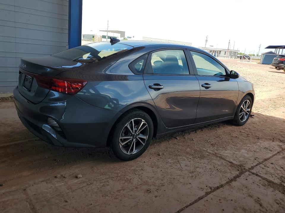Photo 3 from auction – 2022 KIA FORTE with VIN 3KPF24AD2NE449918