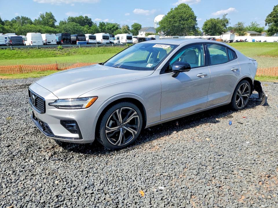 2025 VOLVO S60
