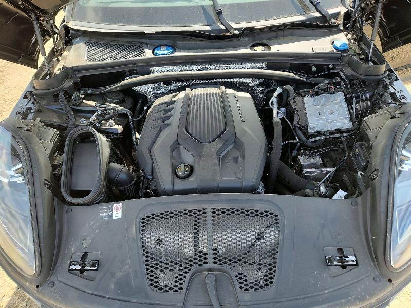 Фото 12 с аукциона – 2026 PORSCHE MACAN с VIN WP1AA2A59TLB01918