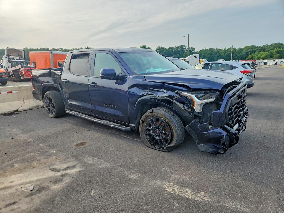 Photo 4 from auction – 2024 TOYOTA TUNDRA with VIN 5TFLA5DB7RX156964
