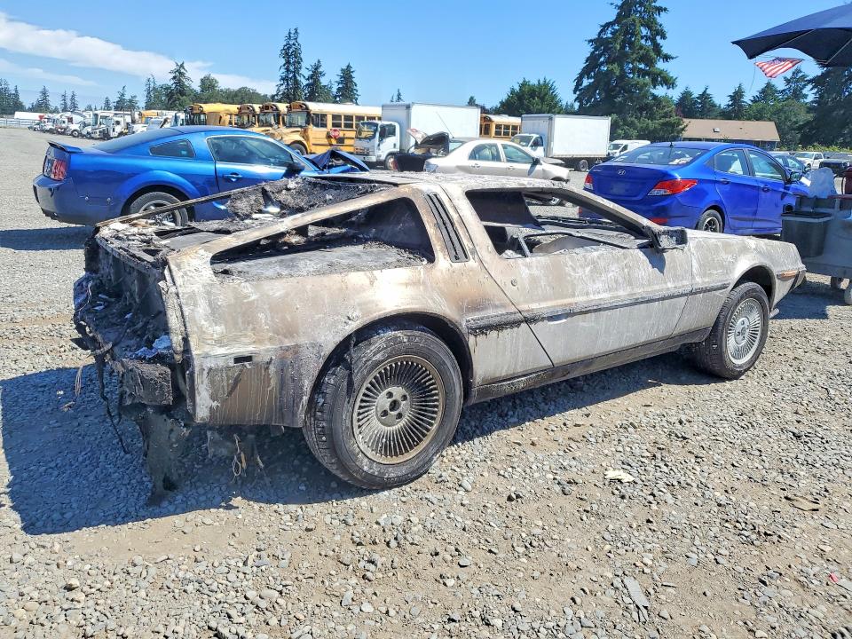 Photo 3 from auction – 1982 DELOREAN DMC-12 with VIN SCEDT26T6CD010332