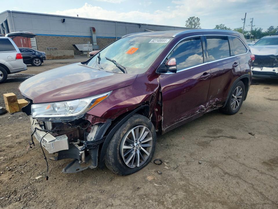 TOYOTA HIGHLANDER 2017 z numerem VIN 5TDJZRFH9HS376801 - Zdjęcie z aukcji