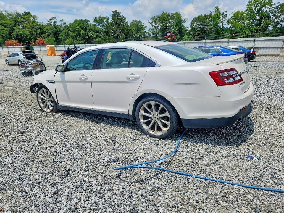 Photo 2 from auction – 2018 FORD TAURUS with VIN 1FAHP2F83JG122843
