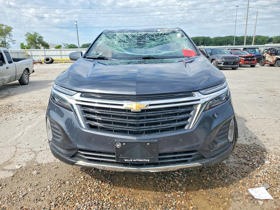 Photo 5 from auction – 2022 CHEVROLET EQUINOX with VIN 2GNAXTEV8N6135299