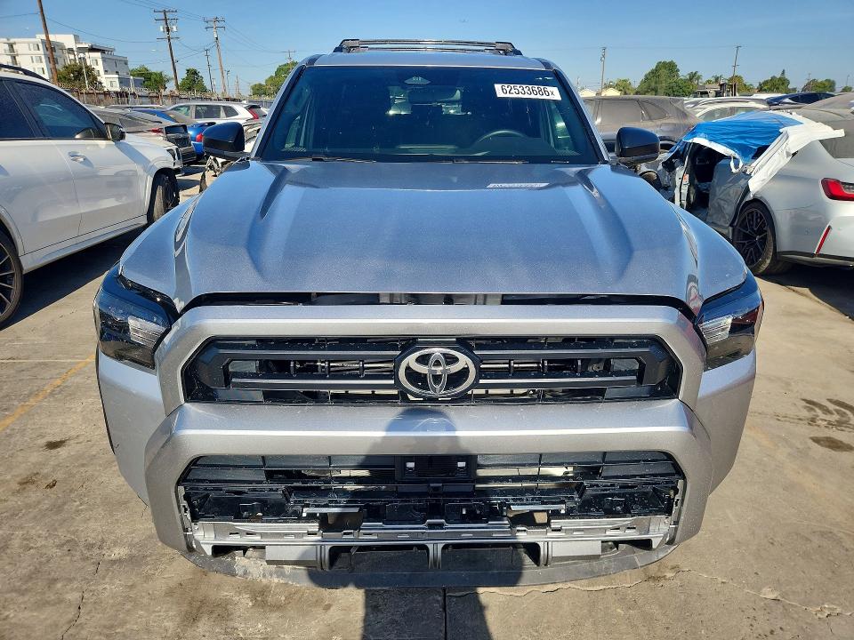 Photo 5 from auction – 2025 TOYOTA 4RUNNER with VIN JTEVA5AR7S5003489