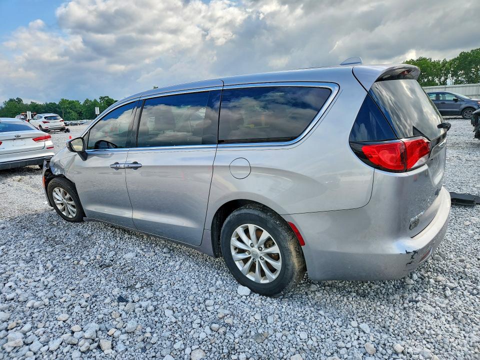 Photo 2 from auction – 2017 CHRYSLER PACIFICA with VIN 2C4RC1DG7HR519995