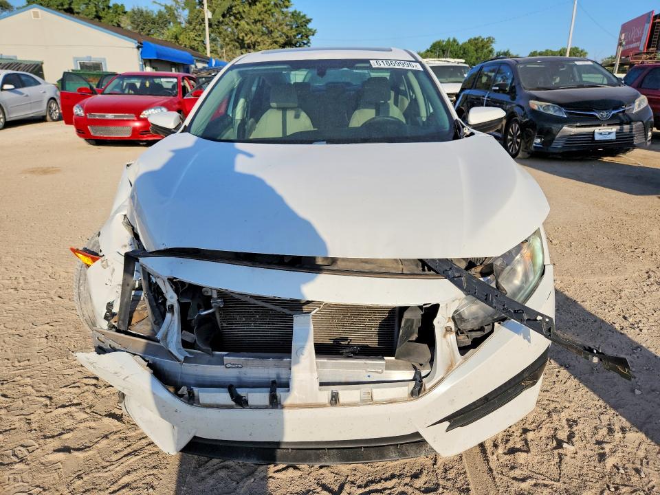 Photo 5 from auction – 2017 HONDA CIVIC with VIN 19XFC2F74HE035578