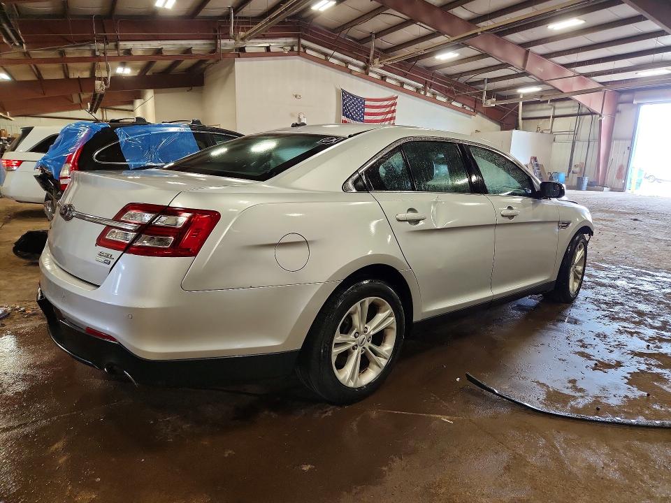 Photo 3 from auction – 2017 FORD TAURUS with VIN 1FAHP2H8XHG108655