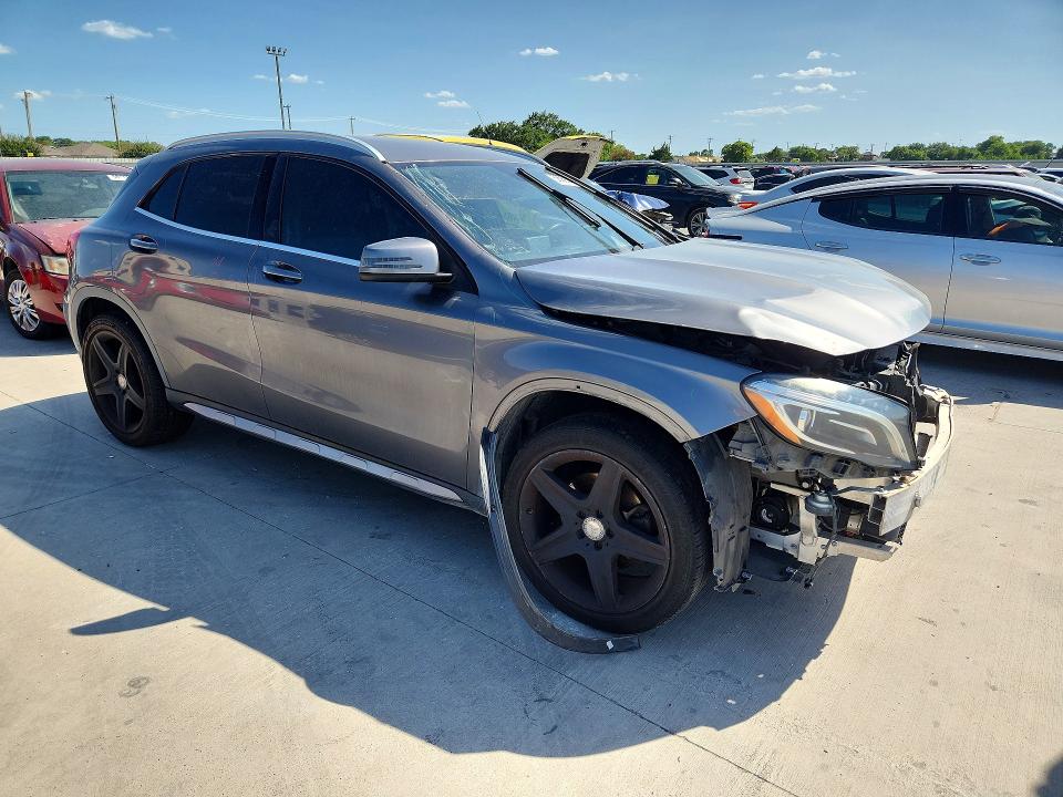 Photo 4 from auction – 2015 MERCEDES-BENZ GLA with VIN WDCTG4EB4FJ102103