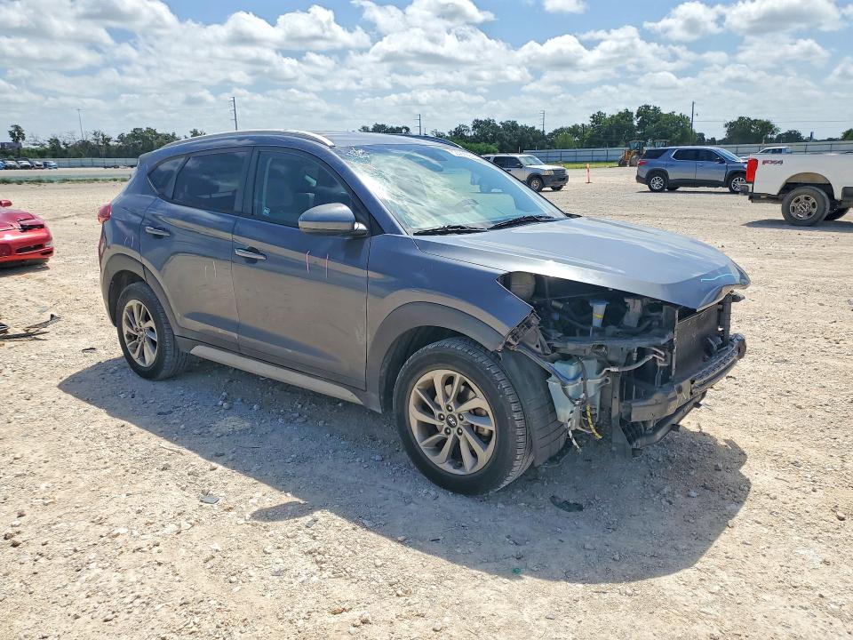 Photo 4 from auction – 2018 HYUNDAI TUCSON with VIN KM8J33A42JU681816