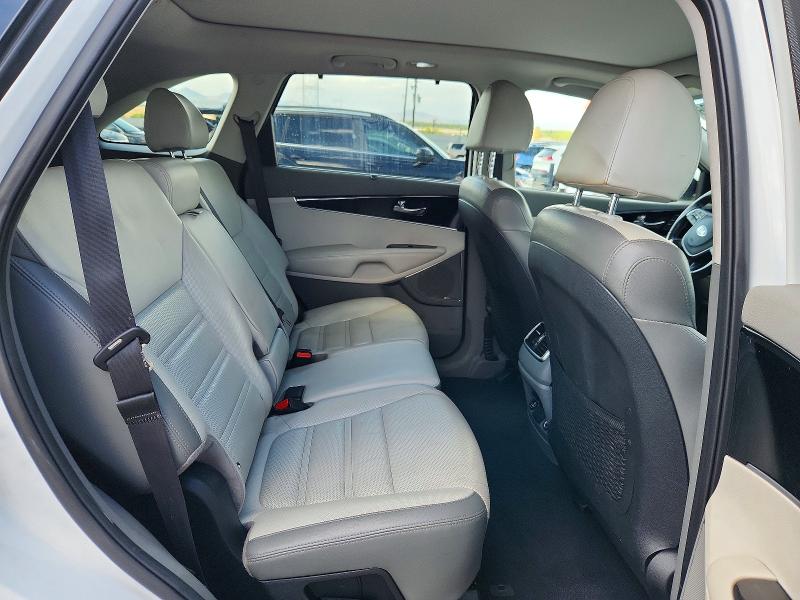 Photo 11 from auction – 2019 KIA SORENTO with VIN 5XYPKDA5XKG503414
