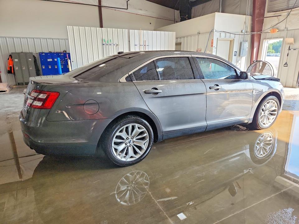 Photo 3 from auction – 2017 FORD TAURUS with VIN 1FAHP2F87HG102606