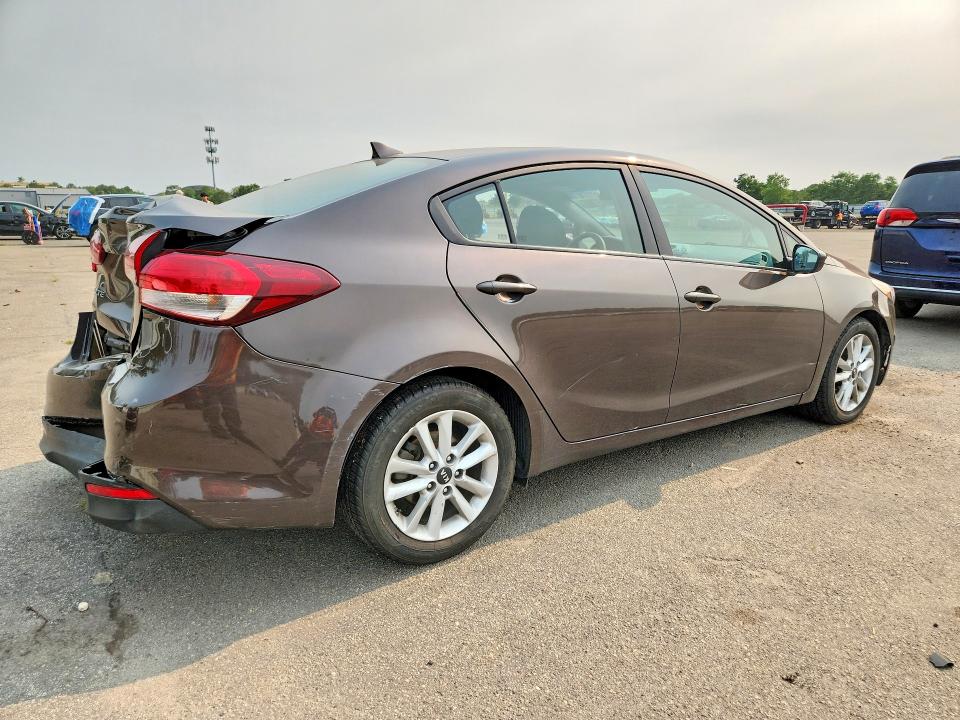 Photo 3 from auction – 2017 KIA FORTE with VIN 3KPFL4A73HE017334