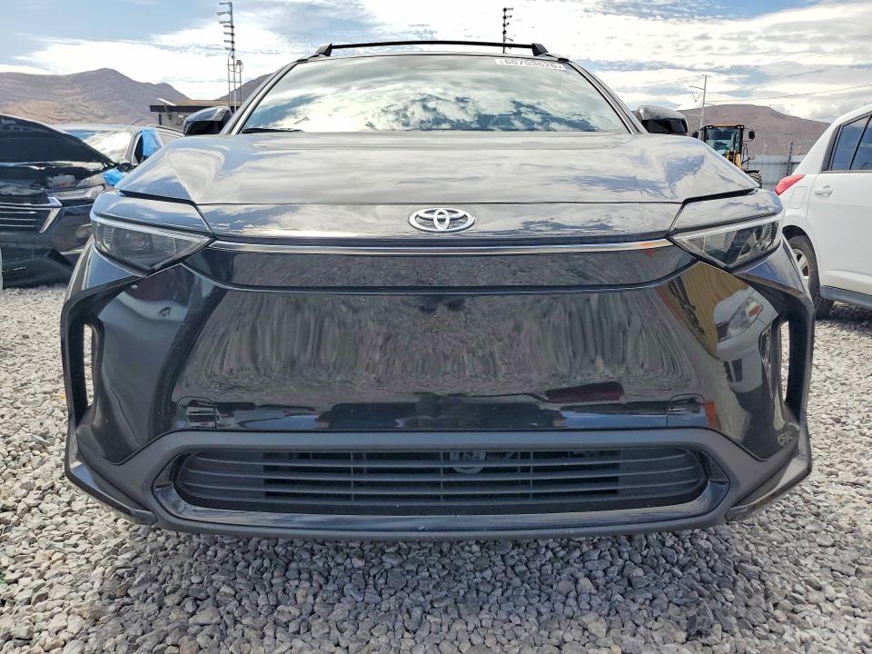 Photo 5 from auction – 2024 TOYOTA BZ4X with VIN JTMABACA0RA077645
