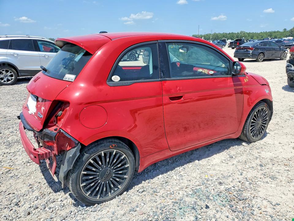 Photo 3 from auction – 2024 FIAT 500 with VIN ZFAFFAA42RX205931