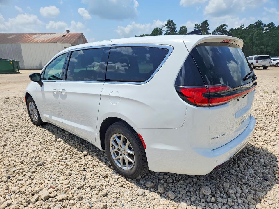 Photo 2 from auction – 2026 CHRYSLER PACIFICA with VIN 2C4RC1BG7TR220308