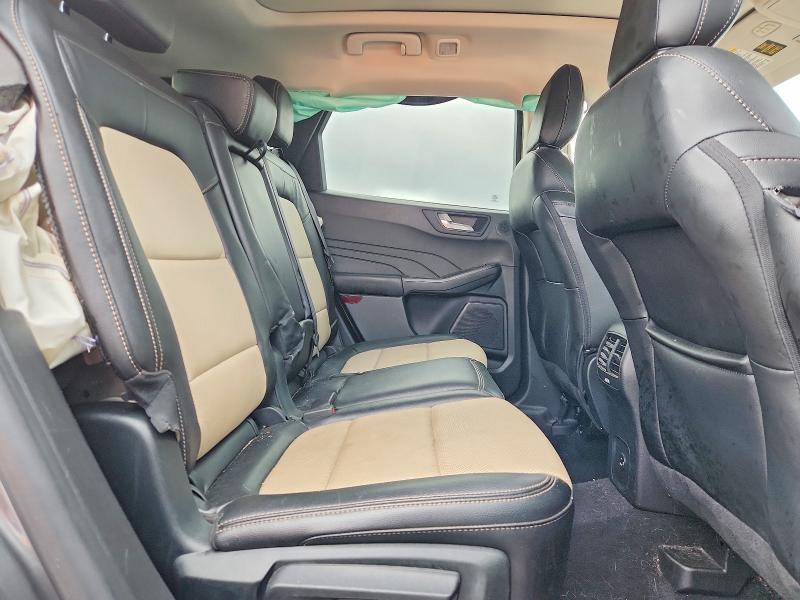 Photo 11 from auction – 2022 FORD ESCAPE with VIN 1FMCU9J90NUB42525