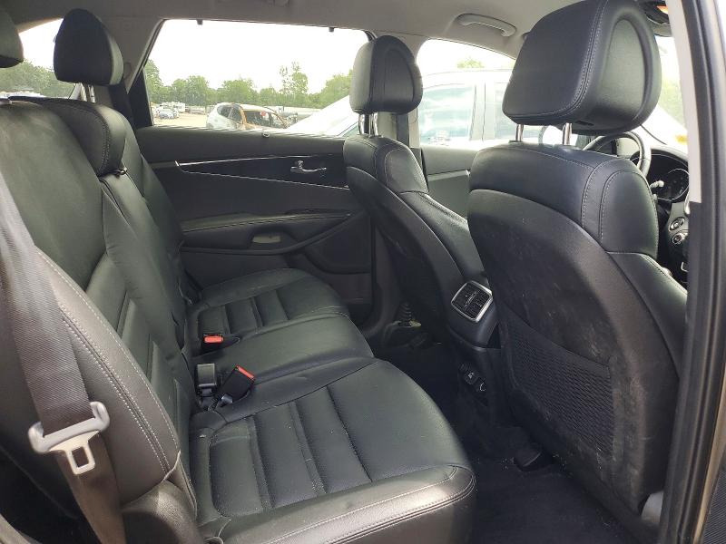 Photo 11 from auction – 2016 KIA SORENTO with VIN 5XYPHDA59GG103639