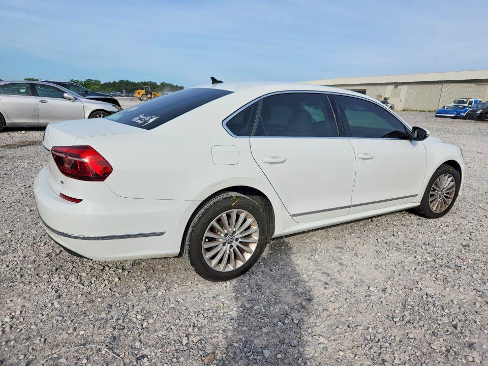 Снимка 3 от търг – 2017 VOLKSWAGEN PASSAT с VIN 1VWBT7A37HC003454