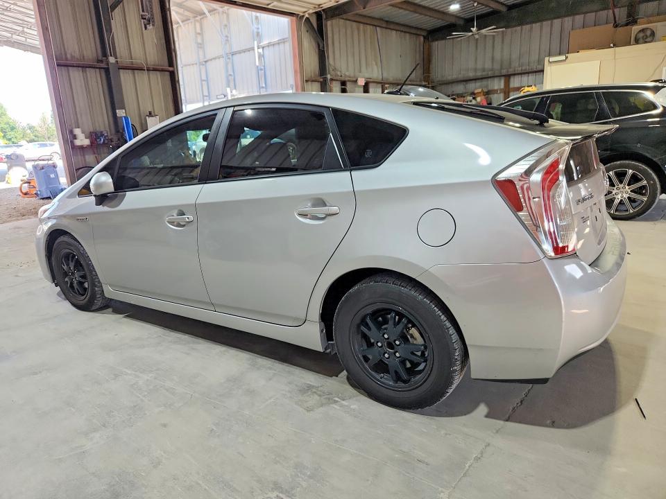 Photo 2 from auction – 2014 TOYOTA PRIUS with VIN JTDKN3DUXE1771270