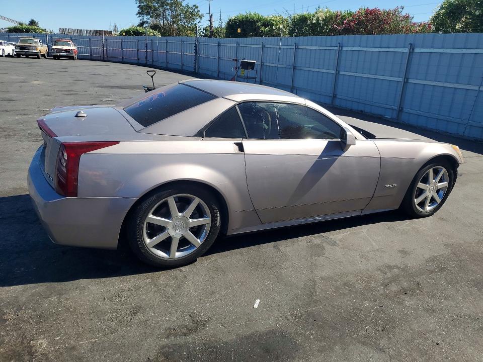 Photo 3 from auction – 2005 CADILLAC XLR with VIN 1G6YV34A855602697