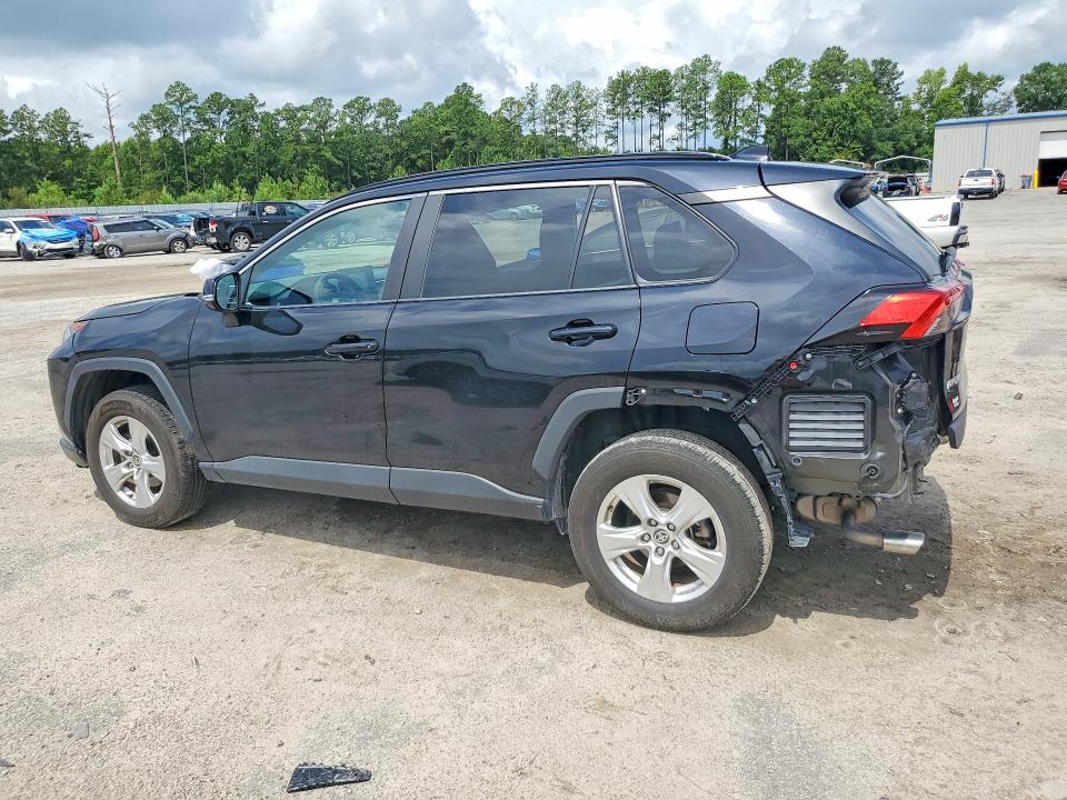 Photo 2 from auction – 2021 TOYOTA RAV4 with VIN 2T3W1RFV2MC112820