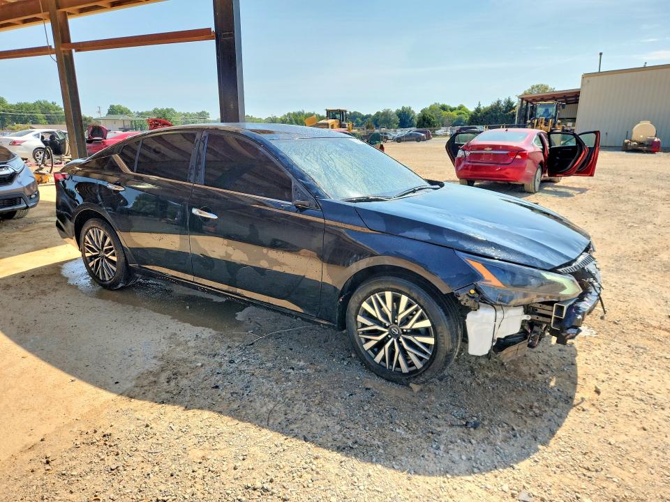 Photo 4 from auction – 2025 NISSAN ALTIMA with VIN 1N4BL4DVXSN377802